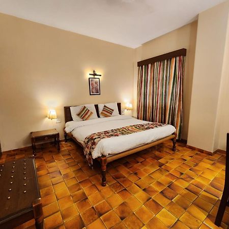 Palace On Ganges - Heritage Hotel Varanasi Eksteriør bilde