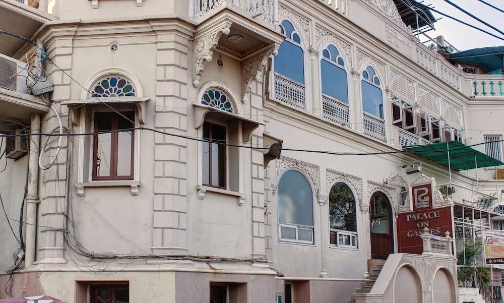 Palace On Ganges - Heritage Hotel Varanasi Eksteriør bilde