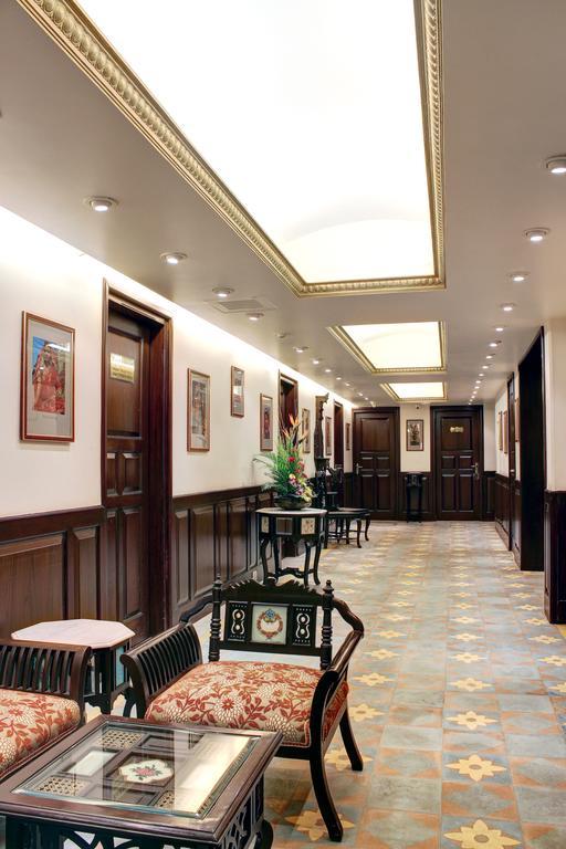 Palace On Ganges - Heritage Hotel Varanasi Eksteriør bilde