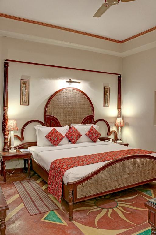 Palace On Ganges - Heritage Hotel Varanasi Eksteriør bilde