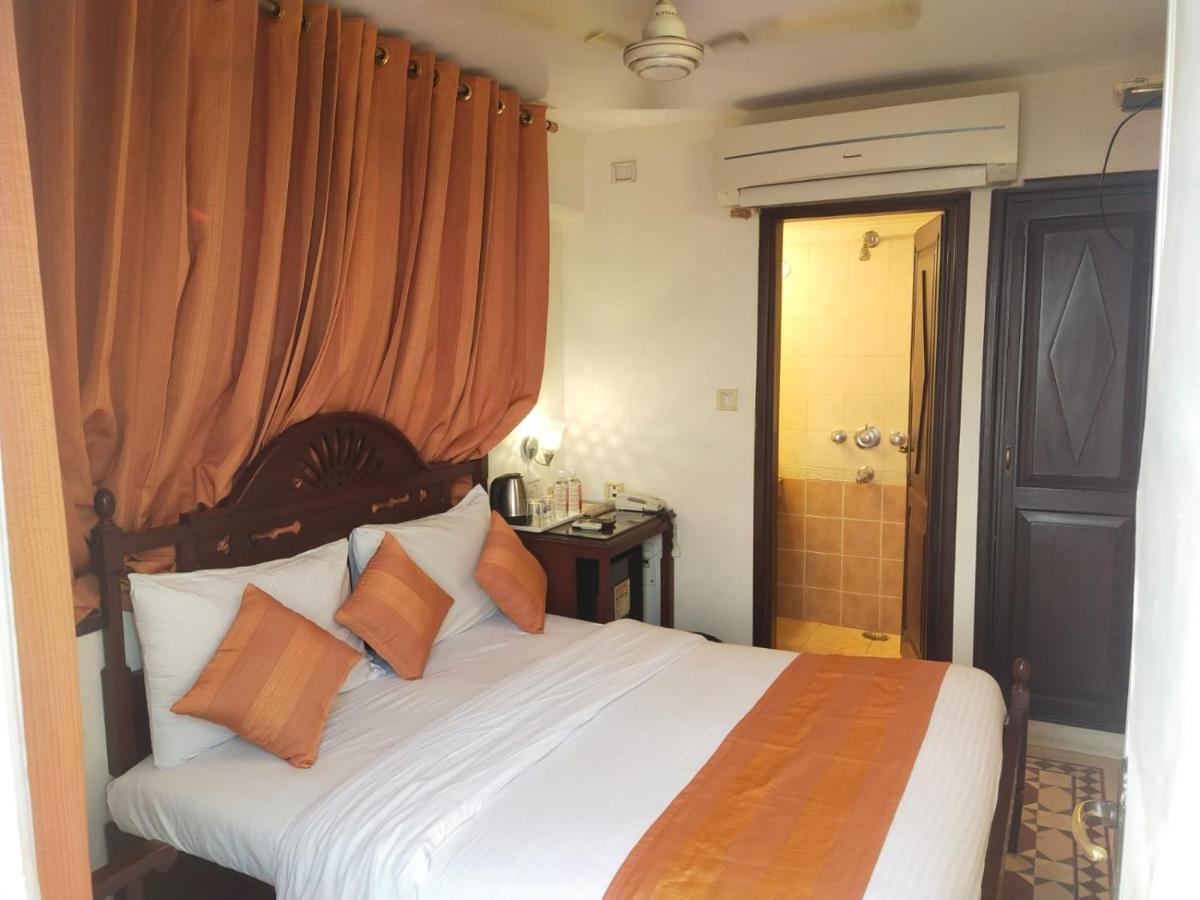 Palace On Ganges - Heritage Hotel Varanasi Eksteriør bilde