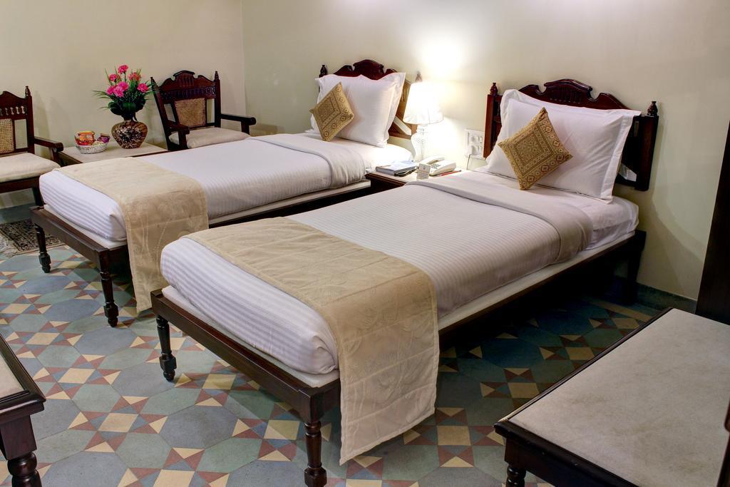 Palace On Ganges - Heritage Hotel Varanasi Eksteriør bilde